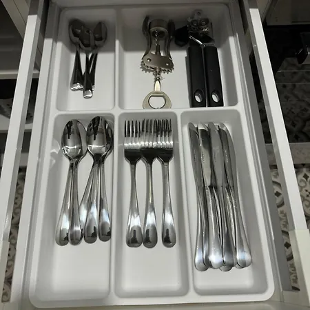 Contractors, Groups 4xbedrooms 5xdouble Beds, Close To Free Parking Sleeps X 10 Wifi ,netflix,lgi Check Reviwz Leeds (West Yorkshire)