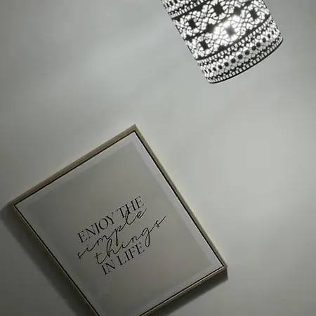 Semesterbostad Contractors, Groups 4xbedrooms 5xdouble Beds, Close To Free Parking Sleeps X 10 Wifi ,netflix,lgi Check Reviwz *