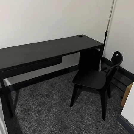 Contractors, Groups 4xbedrooms 5xdouble Beds, Close To Free Parking Sleeps X 10 Wifi ,netflix,lgi Check Reviwz Prázdninový dům *