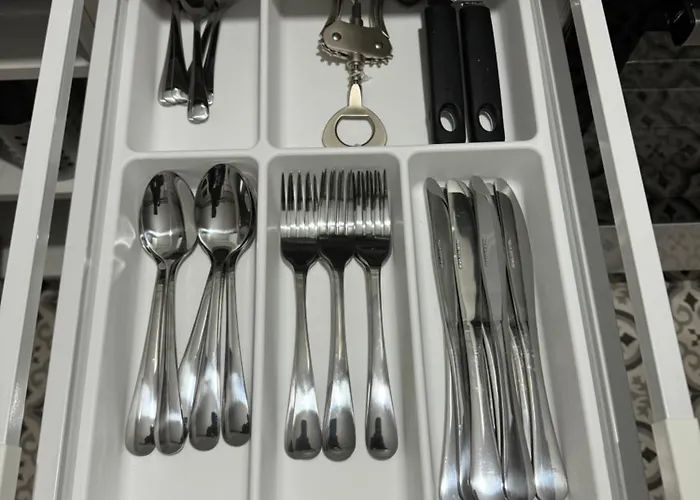 Contractors, Groups 4xbedrooms 5xdouble Beds, Close To Free Parking Sleeps X 10 Wifi ,netflix,lgi Check Reviwz Leeds (West Yorkshire)