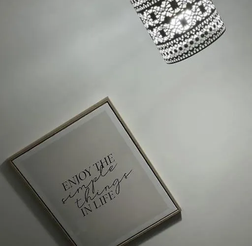 Semesterbostad Contractors, Groups 4xbedrooms 5xdouble Beds, Close To Free Parking Sleeps X 10 Wifi ,netflix,lgi Check Reviwz *