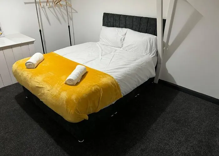 Contractors, Groups 4xbedrooms 5xdouble Beds, Close To Free Parking Sleeps X 10 Wifi ,netflix,lgi Check Reviwz Tatil Evi *