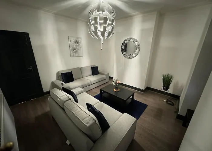 Contractors, Groups 4xbedrooms 5xdouble Beds, Close To Free Parking Sleeps X 10 Wifi ,netflix,lgi Check Reviwz Tatil Evi Leeds (West Yorkshire)