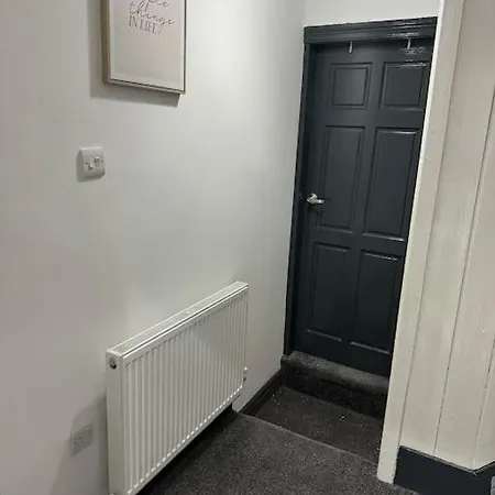 Contractors, Groups 4xbedrooms 5xdouble Beds, Close To Free Parking Sleeps X 10 Wifi ,netflix,lgi Check Reviwz *